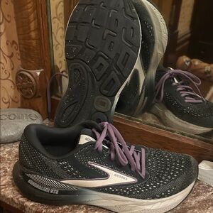 Brooks Women's Black and Lavender Athletic Shoes